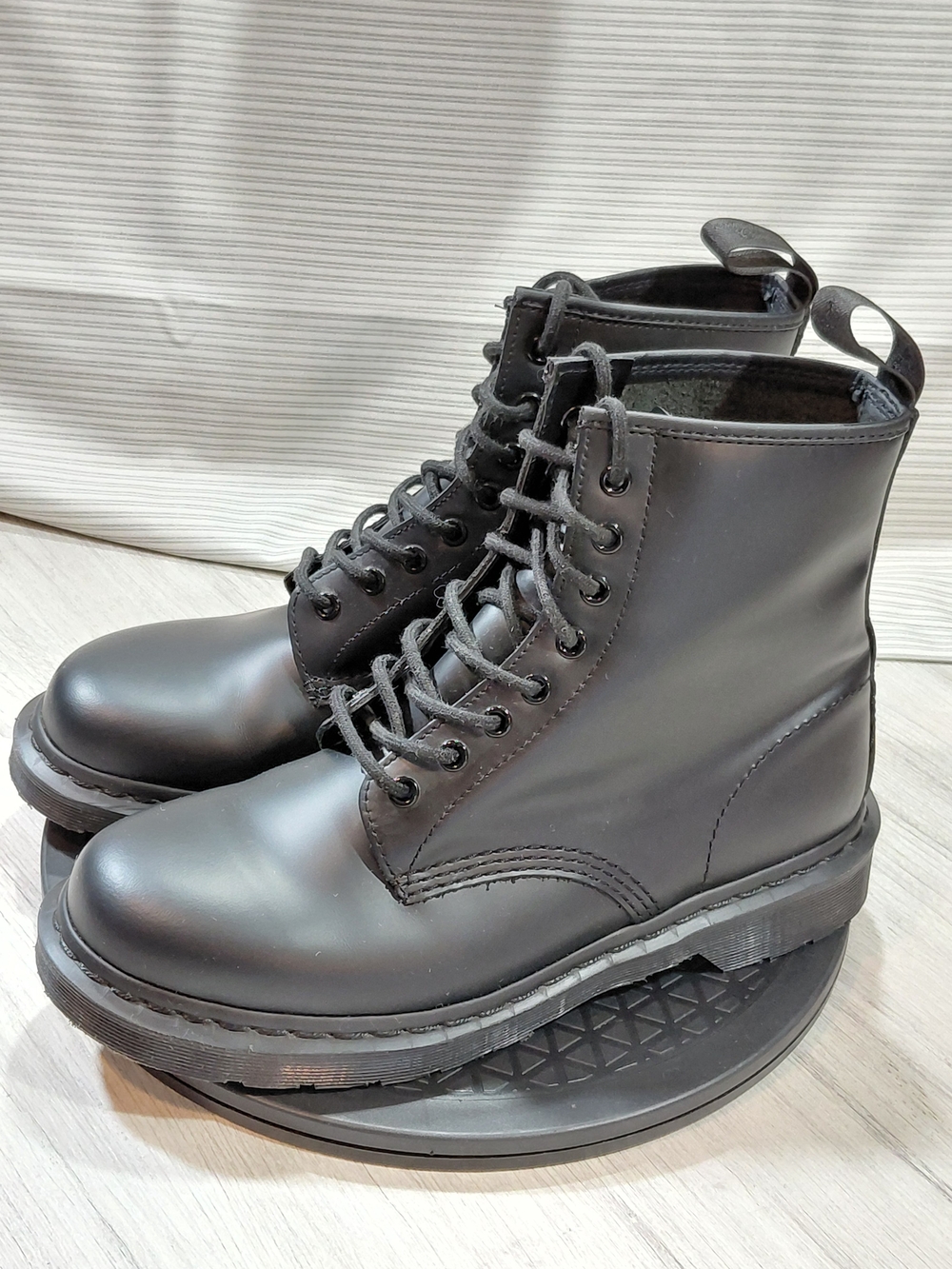 Dr. Martens 1460 Mono Smooth Black Leather Lace-Up Combat Boots 8 Eyelet W11 M10